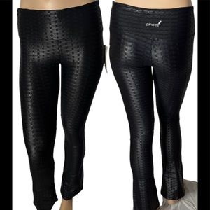 NWT Pheel Skinny Yoga Boot Cut Pant